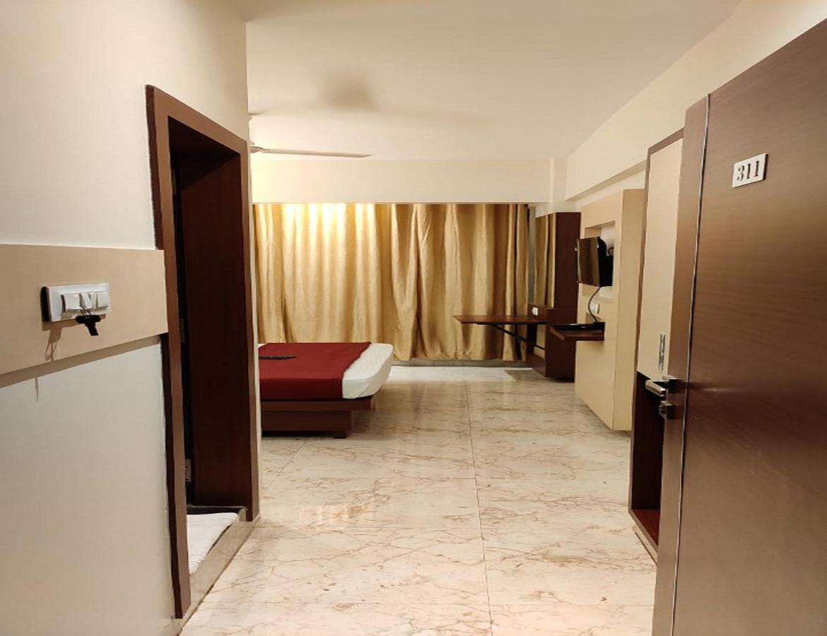 Fabhotel Spring Inn - Nr Borivali Station Mālād Exterior foto
